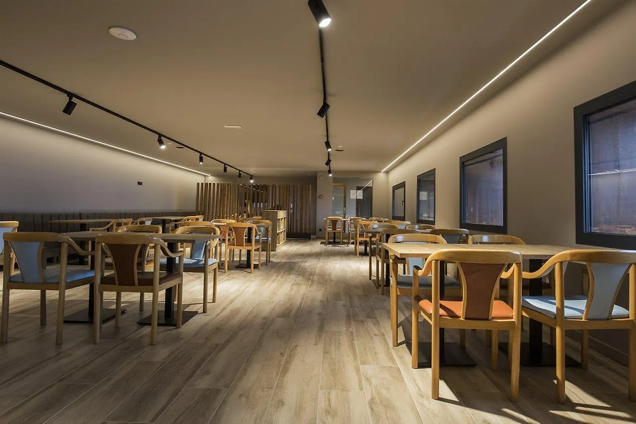 Pic Maia Mountain Hotel Pas De La Casa 2*,  Andorra